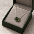 Forest Green Stone Pendant Necklace – Natural Elegance & Minimalist Beauty